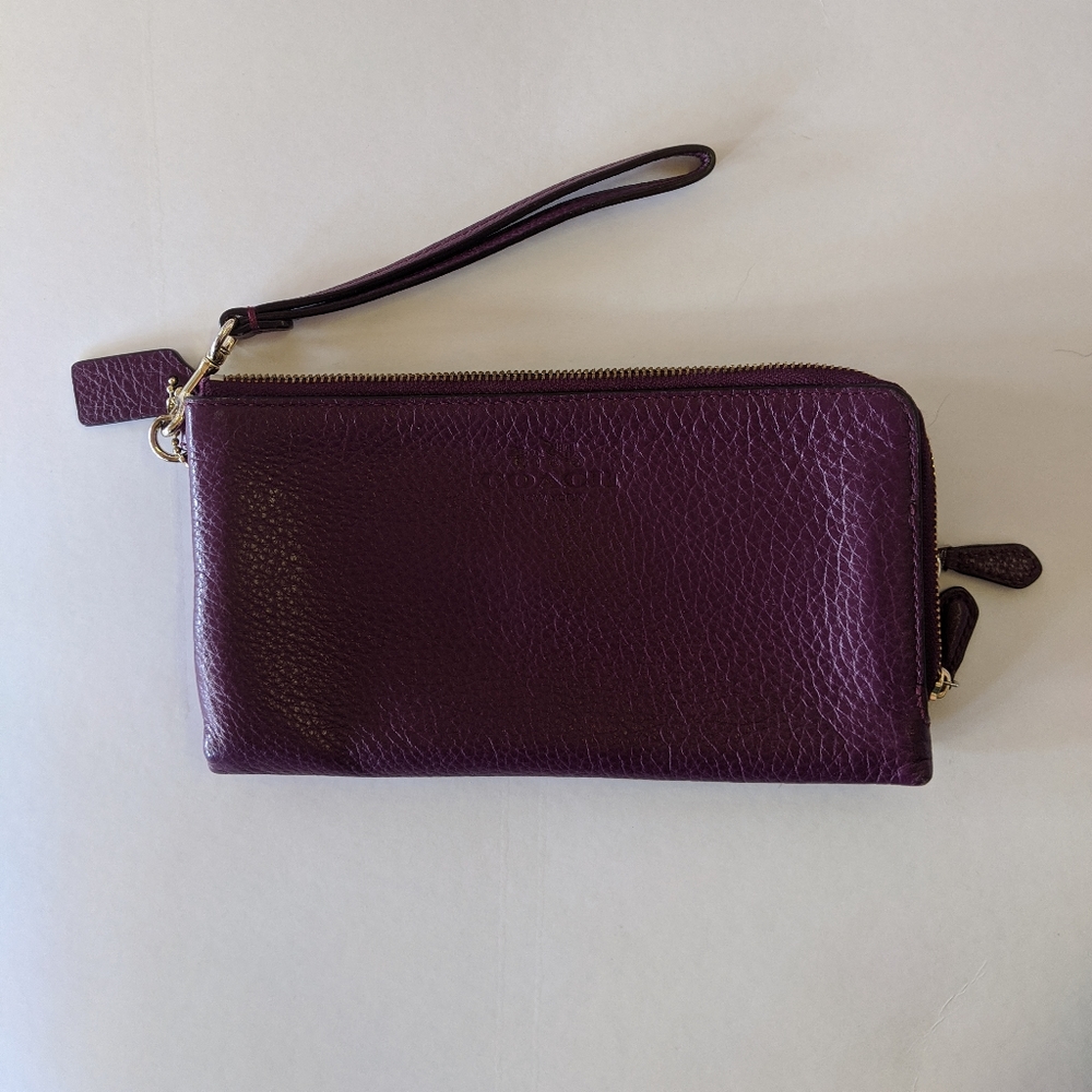 Coach wristlet wallet